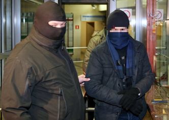 Afera KNF. "Był zabity psychicznie". Kluczowego dnia Gawkowski widział Marka Ch. w Singapurze