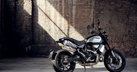 Ducati Scrabler 1100 Dark PRO – bazowy model dołącza do rodziny 1100