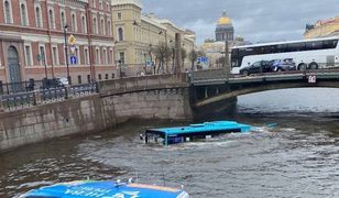 Dramat w Petersburgu. Autobus spadł z mostu do rzeki