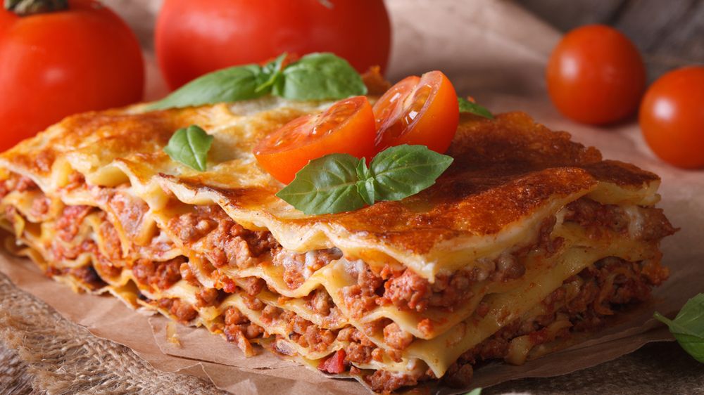 Mrożona lasagne z mięsem i sosem o niskiej zawartości tłuszczu