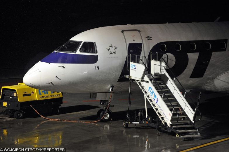 Personel nie wyleci, samoloty zostaną na ziemi. Pasażerów może czekać niezapomniana majówka