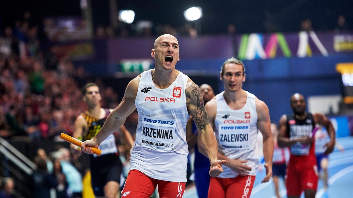 Newspix / Radosław Jóźwiak/Cyfrasport / Jakub Krzewina w czasie biegu sztafety 4x400 metrów na Halowych Mistrzostwach Europy w Birmingham w 2018 roku