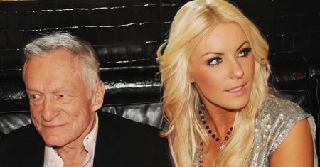 Ostatnia żona Hugh Hefnera wyjawiła, do czego ZMUSZAŁ ją w sypialni: "Błagałam"