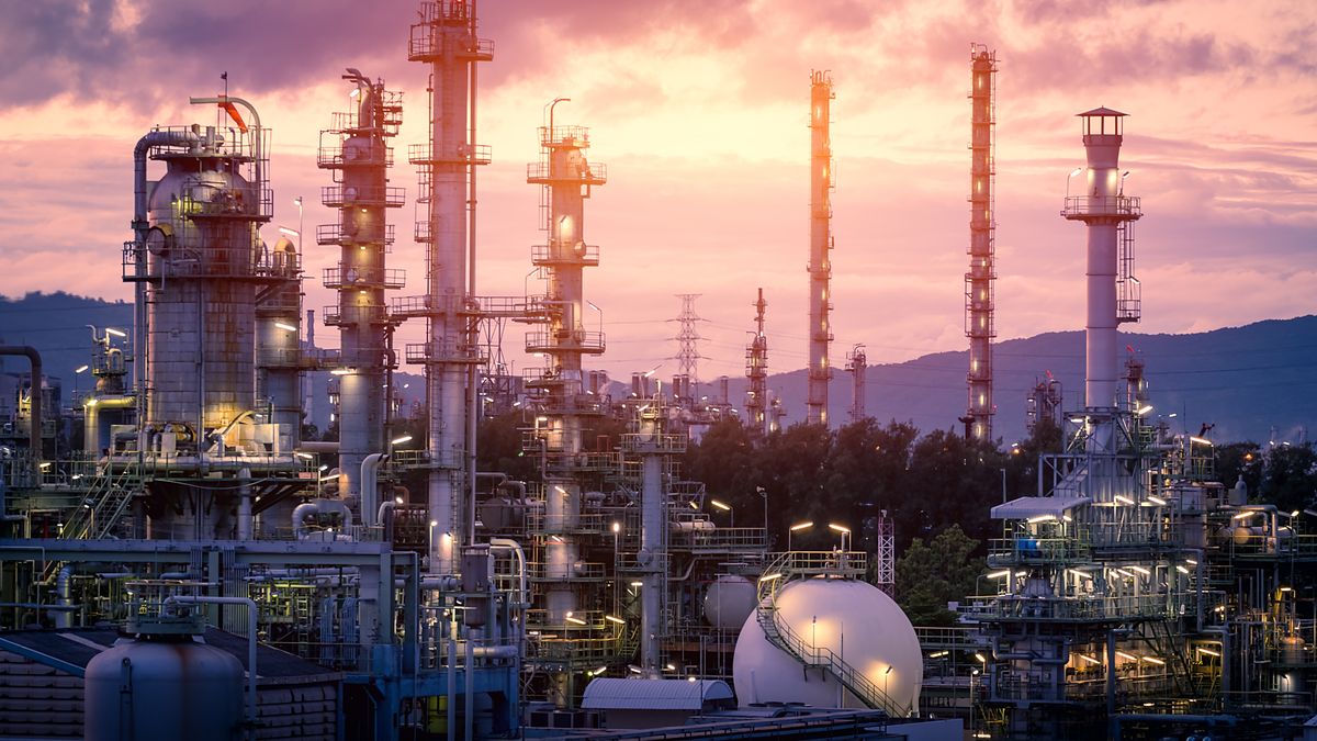 Analitycy korygują prognozy cen ropy 