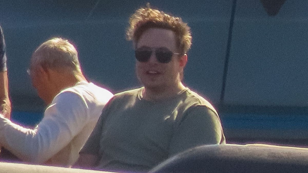 Oburzający lot Elona Muska. Wsiadł w samolot tylko na 9 minut. 