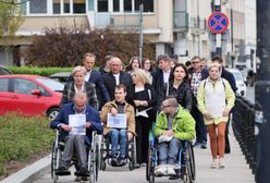 Nie wpuścili osób z niepełnosprawnością do Sejmu. "Tłumaczenia były pokrętne"