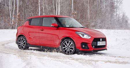 Nowe Suzuki Swift Sport to kiepski hot hatch, ale za to świetne GTi