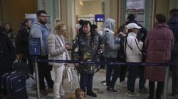 Polaków dotyka syndrom wypalenia empatią. "Ważne, żeby nie udawać superbohatera, gdy czujemy, że nie dajemy rady z dźwiganiem trudnej sytuacji"