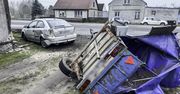Deszczno: Kompletnie pijany kierowca Opla z przyczepką uderzył w budynek