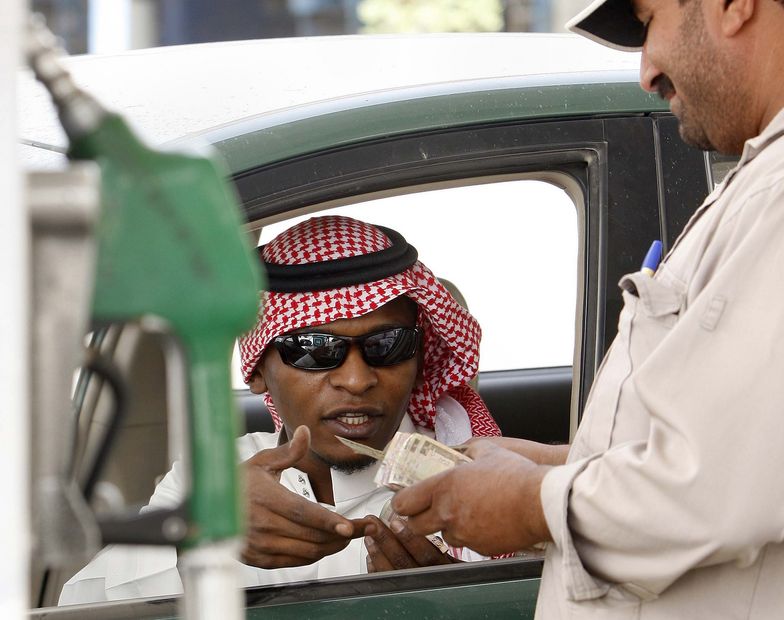 Saudyjscy milionerzy tracą majątek. Winne są spadki cen ropy
