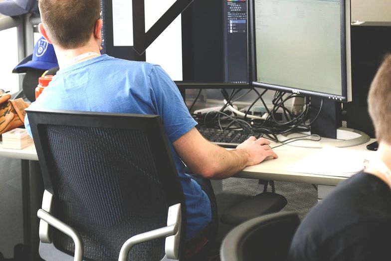 Pracownik, który ma podejrzenia, że jego prywatność w miejscu pracy jest zagrożona, może skonsultowac się z Urzędem Ochrony Danych Osobowych.