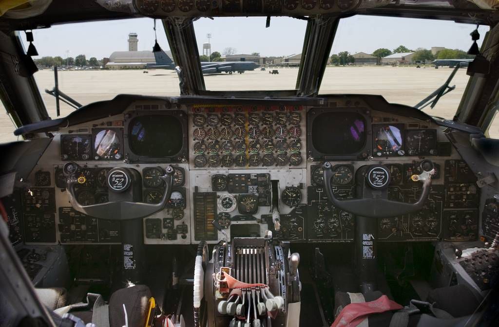 Niezwykłe konstrukcje [cz. 20]. B-52 Stratofortress - 60-letni weteran 18