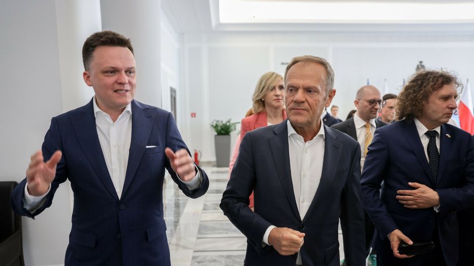 Porozumienie o Obywatelskiej Kontroli Wybor�w
03.06.2022 Warszawa Senat Uroczyste podpisanie porozumienia dotyczacego Obywatelskiej Kontroli Wyborow 
fot. Jacek Dominski/REPORTER
n/z: Szymon Holownia, Donald Tusk
Jacek Dominski/REPORTER