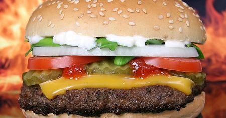 Odbierz 2 darmowe cheeseburger w ostrowieckim Mc Donald’s