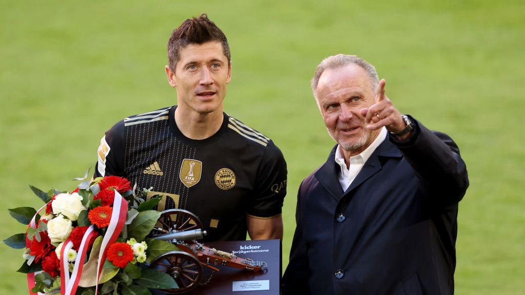 Getty Images / Alexander Hassenstein / Na zdjęciu od lewej: Robert Lewandowski i Karl-Heinz Rummenigge