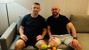 Usiadł obok Tomasza Adamka. Zdziwisz się, kto to jest