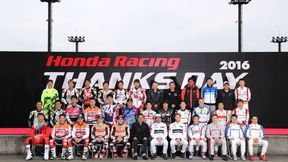 Alonso na motocyklu MotoGP, Marquez na zabytkowej maszynie. Honda podsumowała sezon