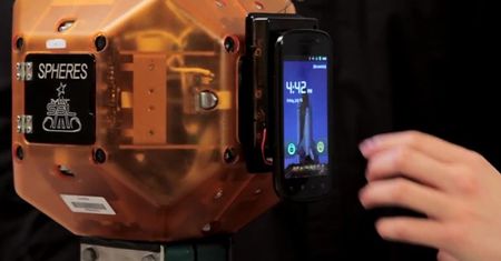Co Google Nexus S robił na pokładzie promu Atlantis? [wideo]