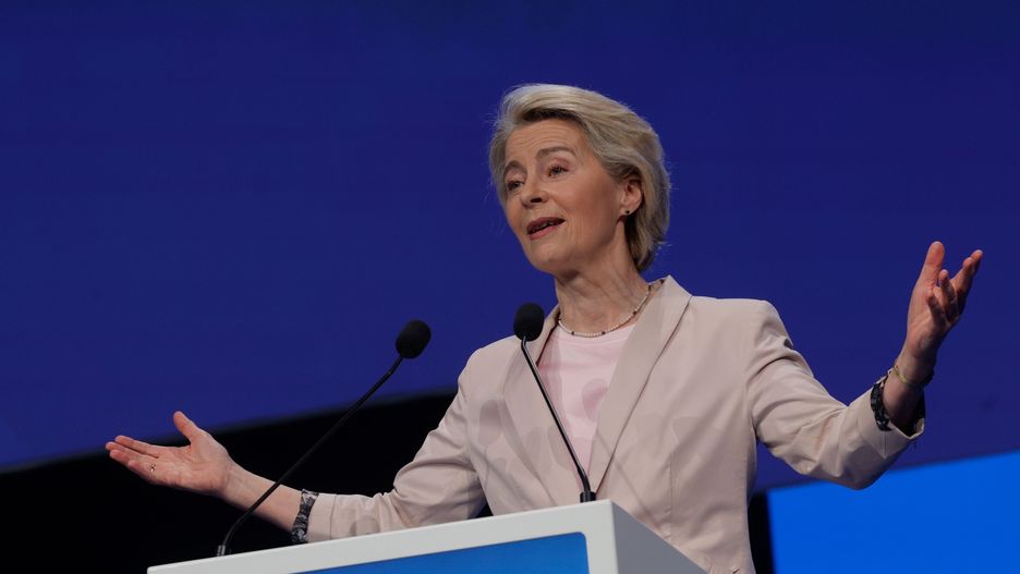 epa12063124 President of the European Commission Ursula von der Leyen delivers a speech during the opening ceremony of the European People's Party Congress in Valencia, eastern Spain, 29 April 2025.  EPA/KAI FORSTERLING 
Dostawca: PAP/EPA.
KAI FORSTERLING
congress, official, EU, party