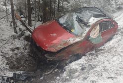 Tragiczny wypadek na drodze do Morskiego Oka. Nie żyje pasażer