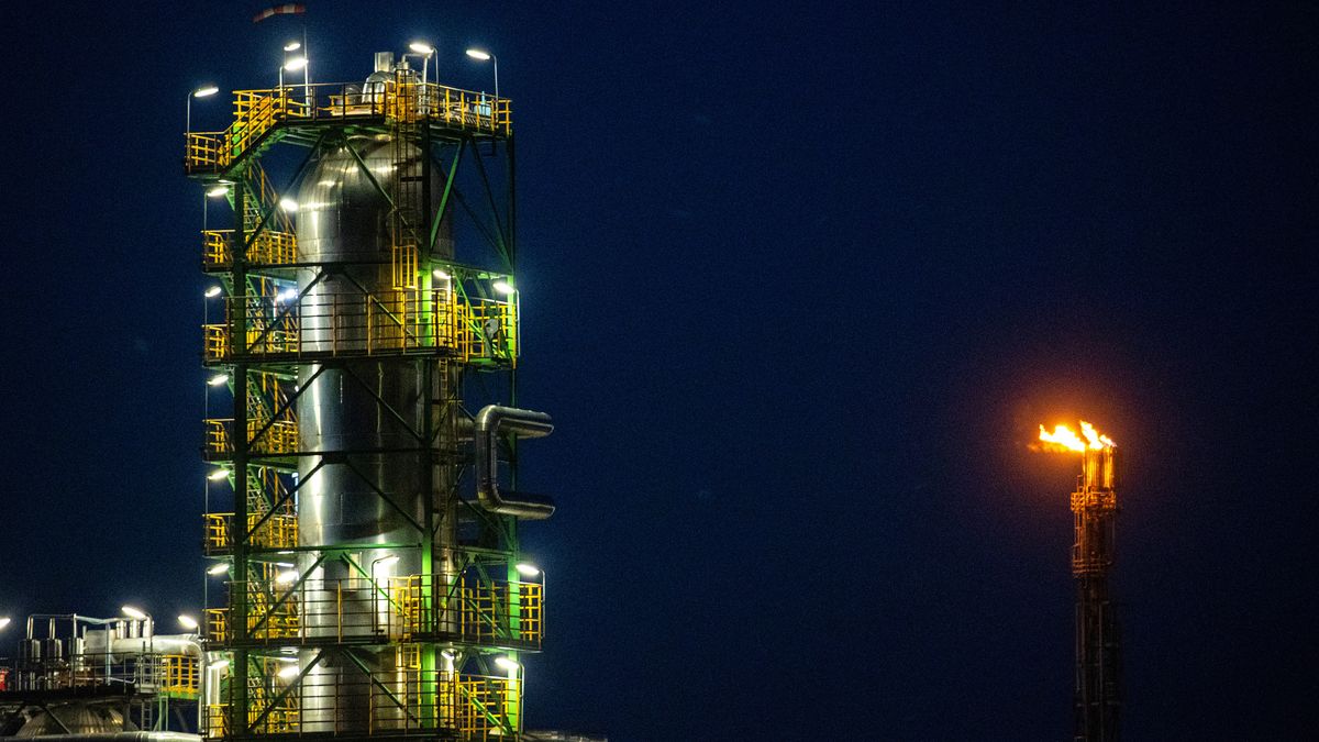 Flammable gases released from a flare stack at the PCK Schwedt oil refinery, operated by PCK Raffinerie GmbH which is controlled by Rosneft Oil Co., in Schwedt, Germany, on Monday, May 9, 2022. A plan to ban Russian oil imports by the end of the year threatens to choke off supplies to the facility in the small town of Schwedt, which would cripple Berlin and much of eastern Germany in the process. Photographer: Krisztian Bocsi/Bloomberg via Getty Images