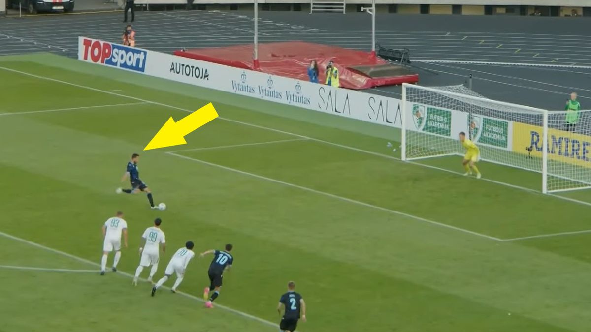 YouTube / TVP Sport / Na zdjęciu: Artur Sobiech (Lech Poznań) marnuje rzut karny w meczu z Żalgirisem Kowno