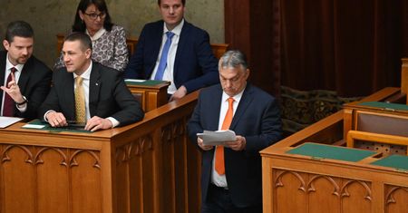 Węgrzy mają być zwolnieni z embarga na rosyjską ropę. To ich nie zadowala