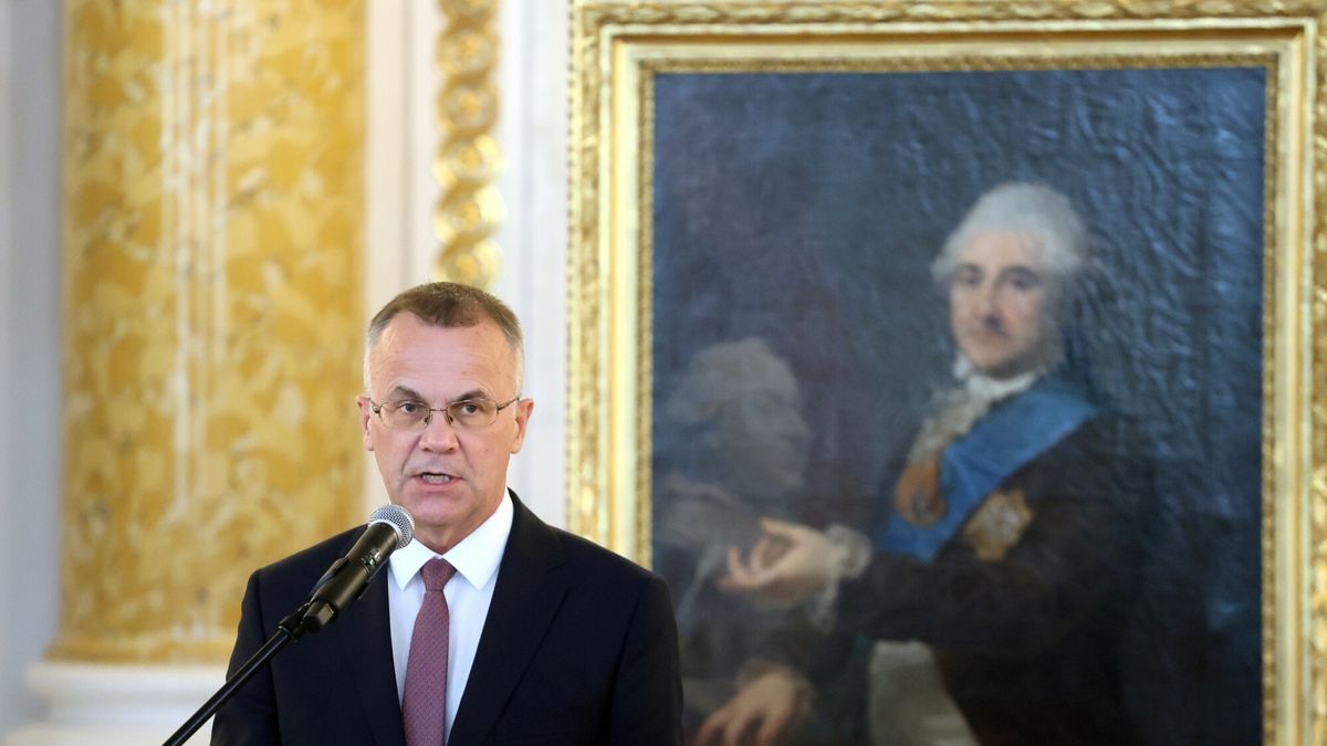 Wiceminister kultury Jaroslaw Sellin.