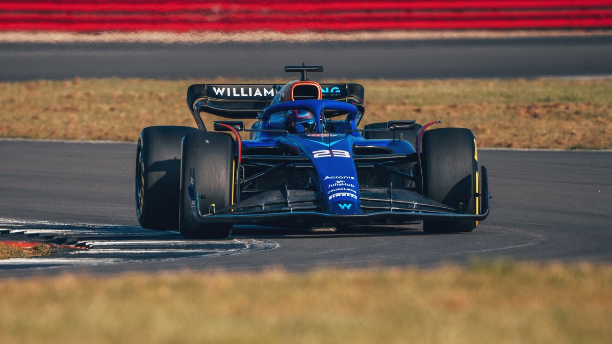 Alexander Albon w bolidzie Williamsa