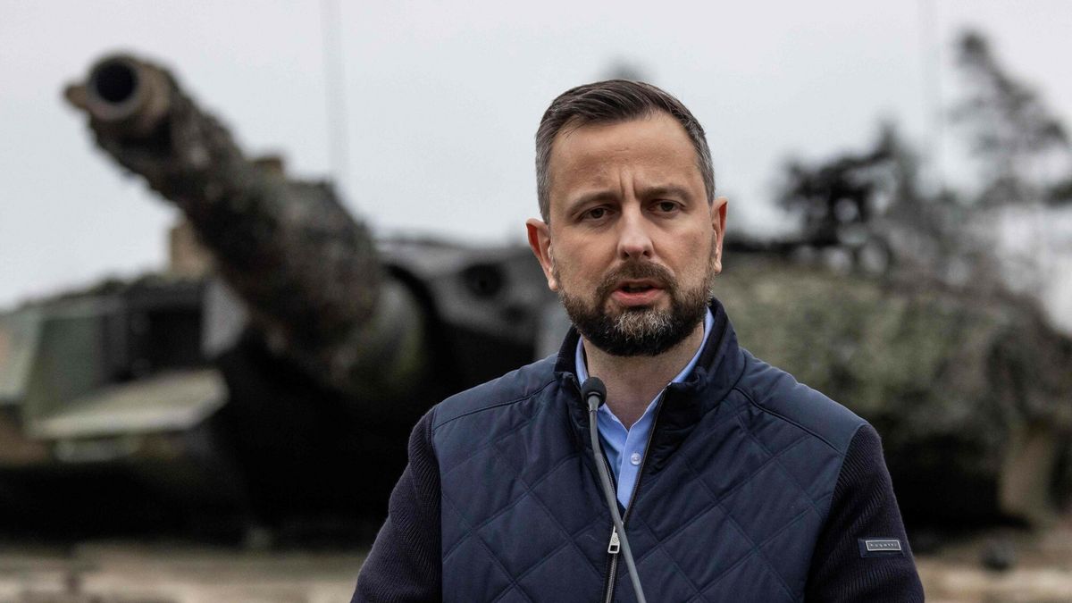 Szef MON Władyslaw Kosiniak-Kamysz  na poligonie w Orzyszu