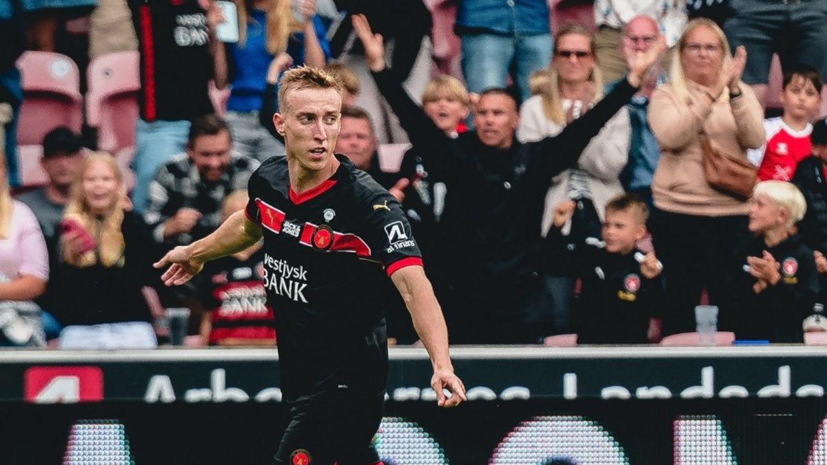 Zdjęcie okładkowe artykułu: Instagram / FC Midtjylland / Adam Buksa w barwach FC Midtjylland