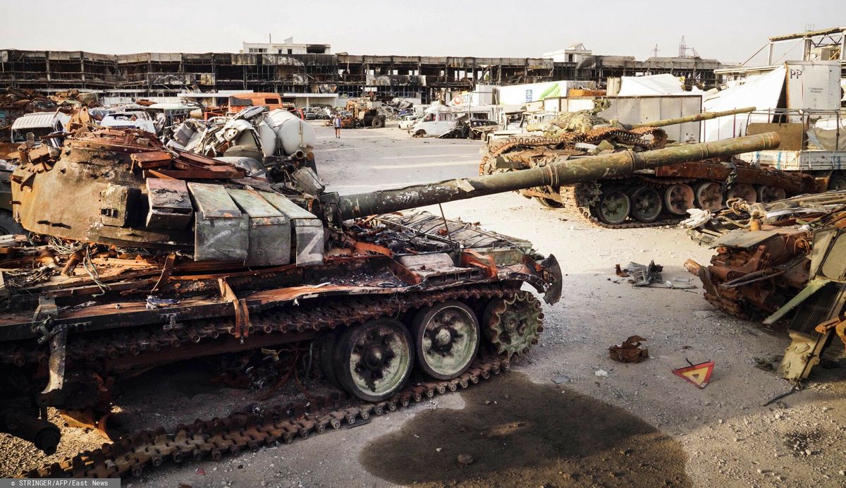 Zniszczone rosyjskie pojazdy wojskowe wystawione w centrum stolicy Ukrainy