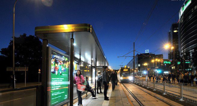 AMS zaprezentował nowy model wiat przystankowych w Poznaniu