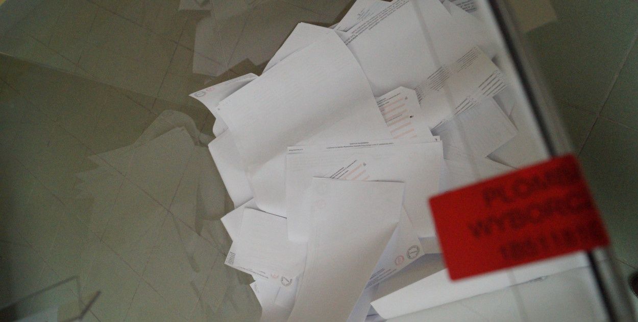 Pomylone głosy w komisjach wyborczych. PKW zajmie się nieprawidłowościami