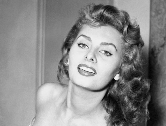 Sophia Loren jest jedną z największych gwiazd włoskiego kina (Getty Images)