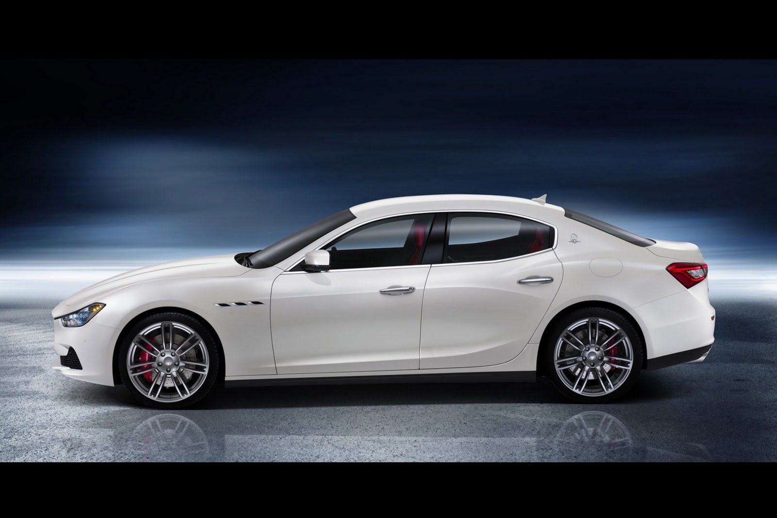 2014 Maserati Ghibli - Włosi wiedzą, co to piękno [galeria] 51