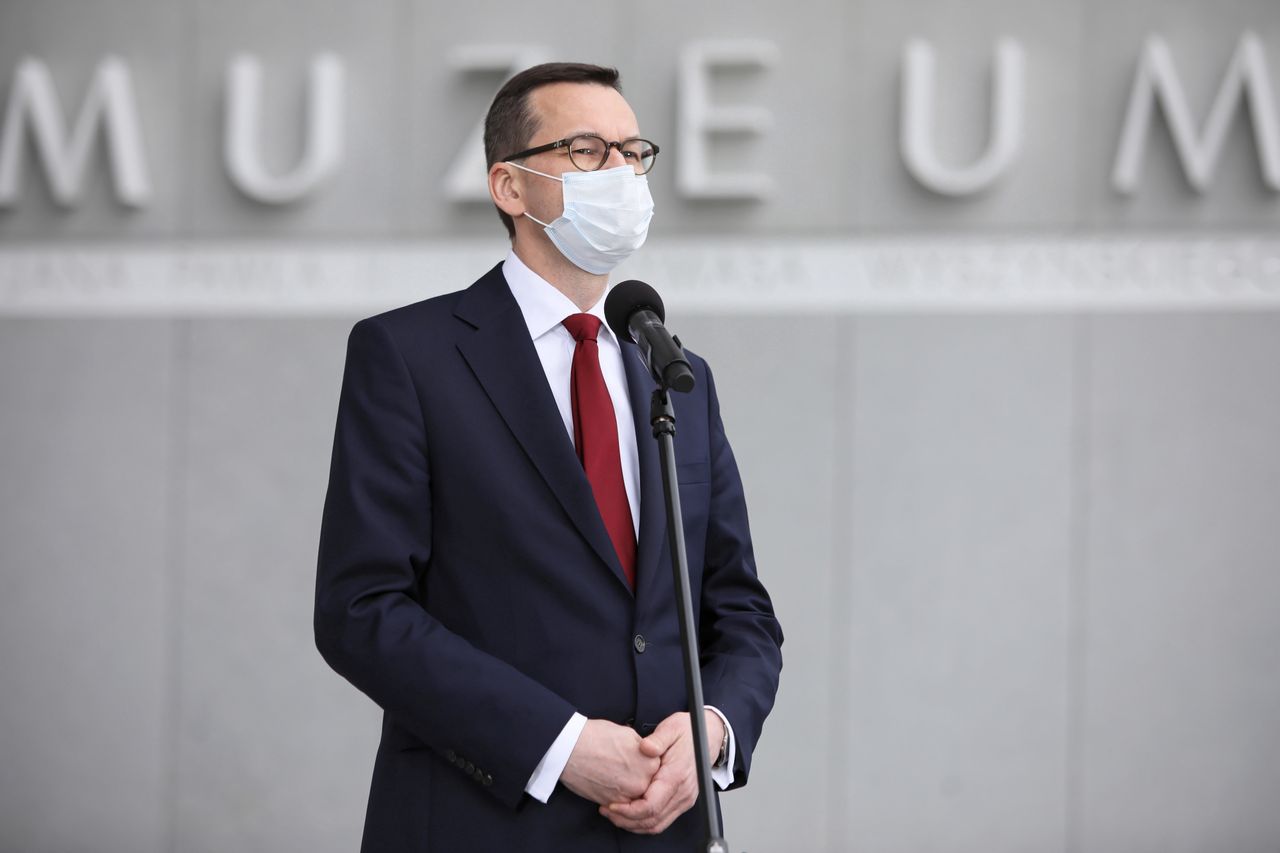 Muzeum Jana Pawła II. Mateusz Morawiecki wziął udział w przekazaniu fragmentu Muru Berlińskiego