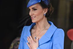 Księżna Kate musiała uważać na dekolt. Eleganckie wdzianko okazało się zdradliwe