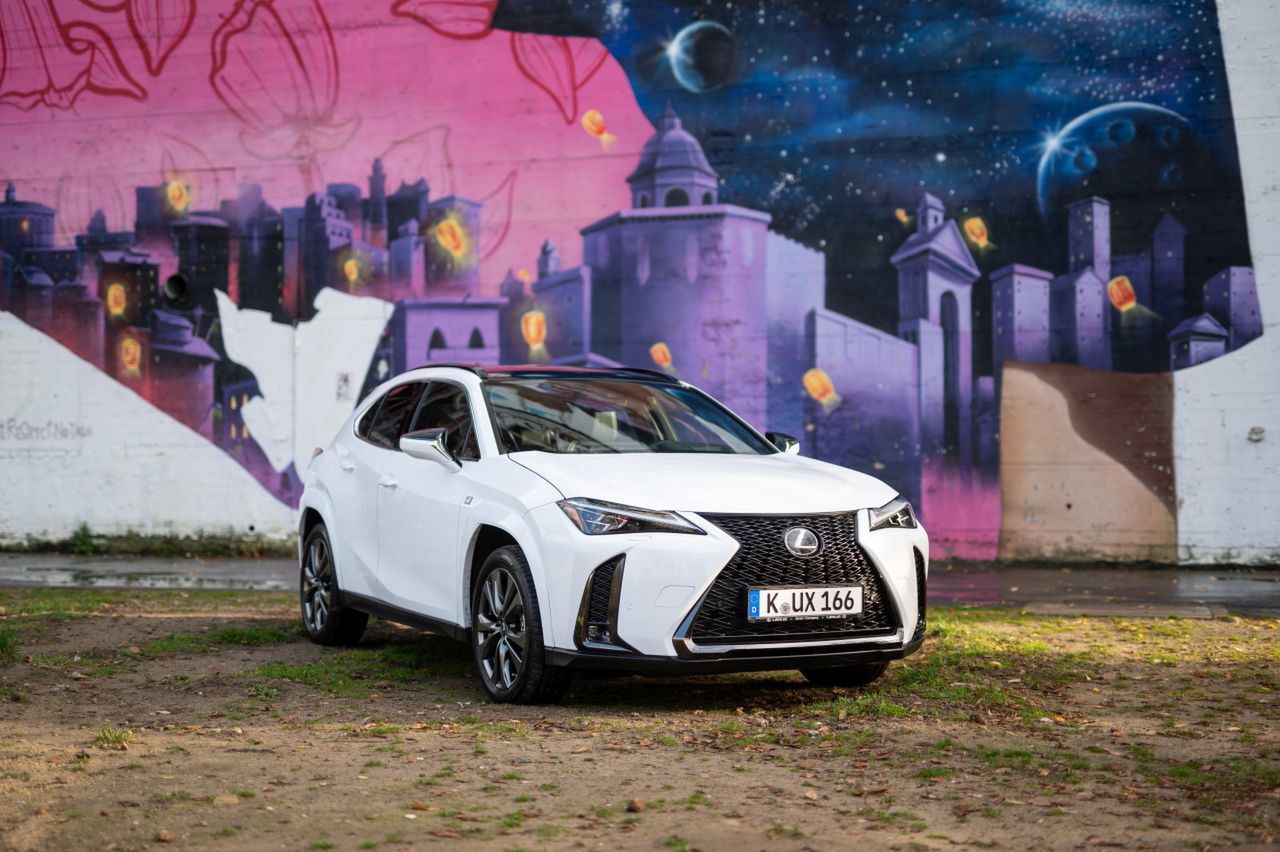 Rata niższa nawet o 510 zł. Lexus z promocjami w najmie Kinto One