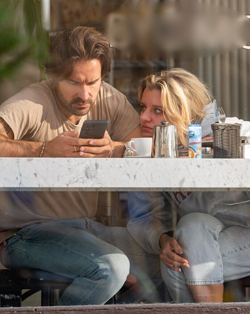 Piotr Stramowski "przyłapany" z ukochaną na mieście