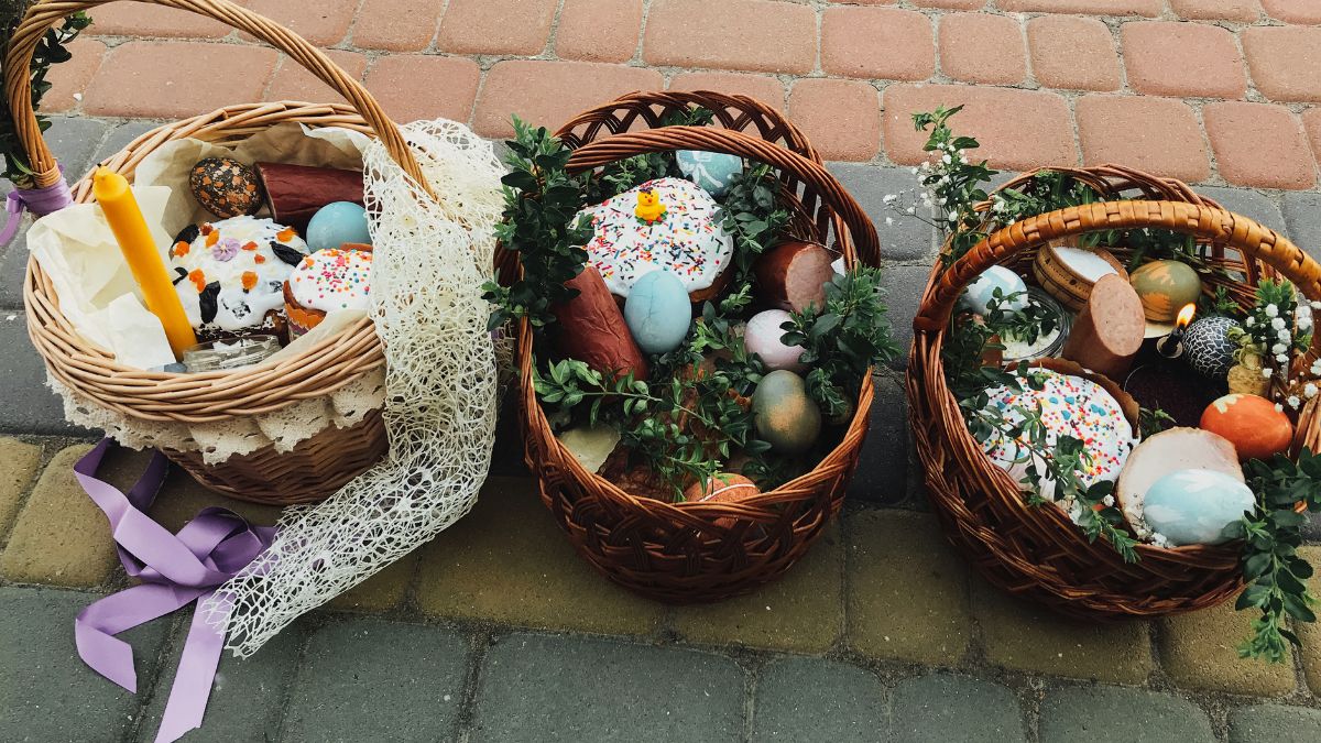 Bukszpan w koszyku wielkanocnym.