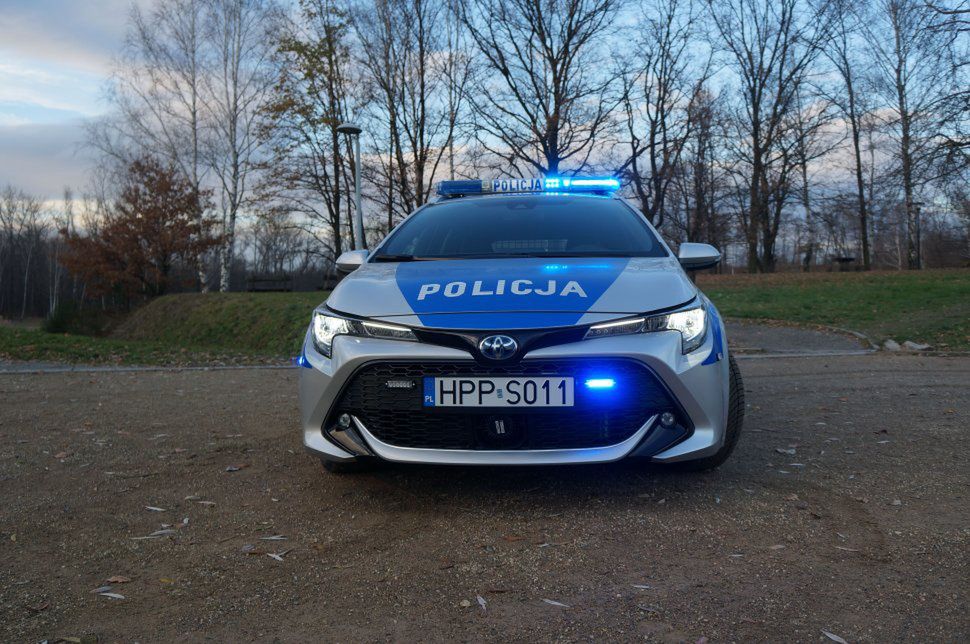 Siemianowice Śląskie. Kolejny radiowóz z napędem hybrydowym zasilił flotę drogówki. 