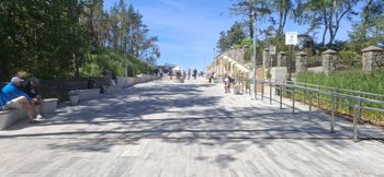 Parawany w Łebie otwierają sezon. Turyści ruszyli na plażę