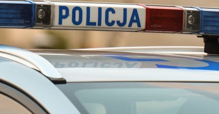 Przekopywał ogródek. Nie spodziewał się na co natrafi. Policja była po chwili