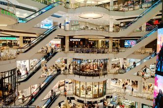 Świąteczny stół nieznacznie droższy od zeszłorocznego. Sprawdzamy, co podrożeje, a co potanieje