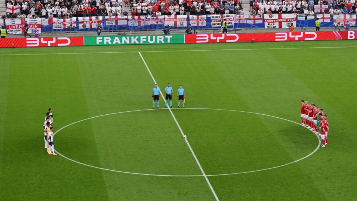 Zdjęcie okładkowe artykułu: Getty Images / Matthias Hangst / minuta ciszy przed meczem Dania - Anglia