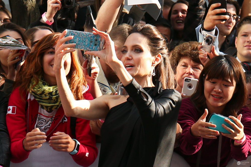Angelina Jolie z dziećmi na premierze filmu "Najpierw zabili mojego ojca"
