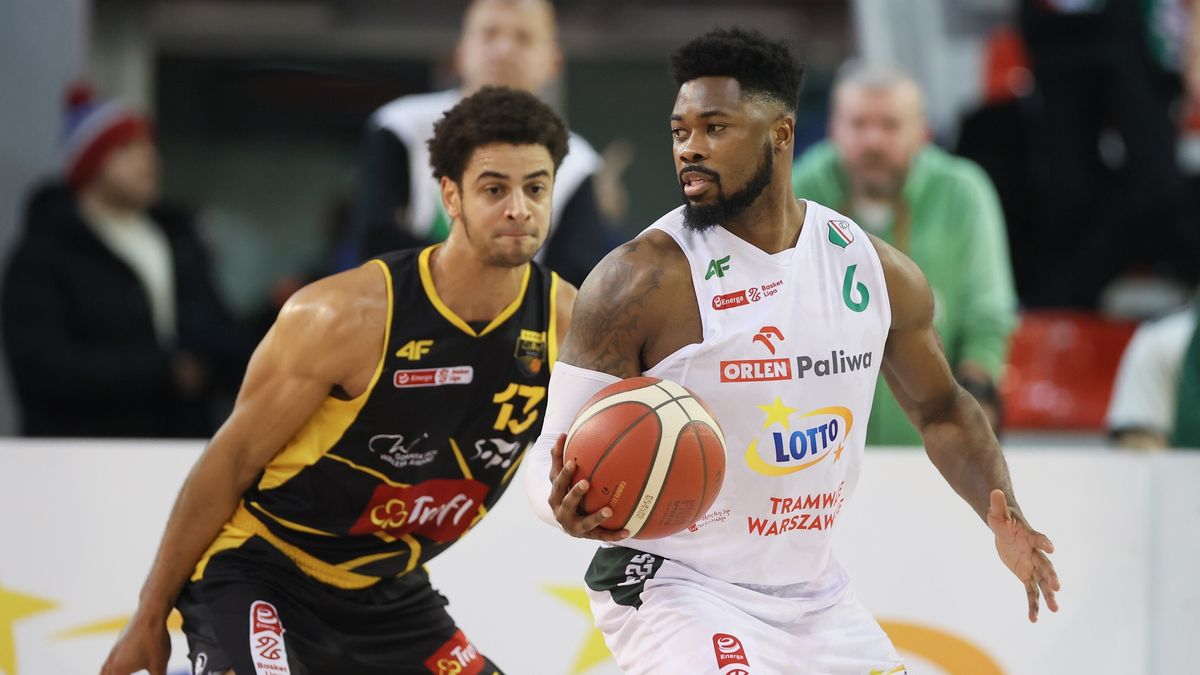 PAP / Leszek Szymański / Na zdjęciu: Travis Leslie (z prawej) i Jean Salumu