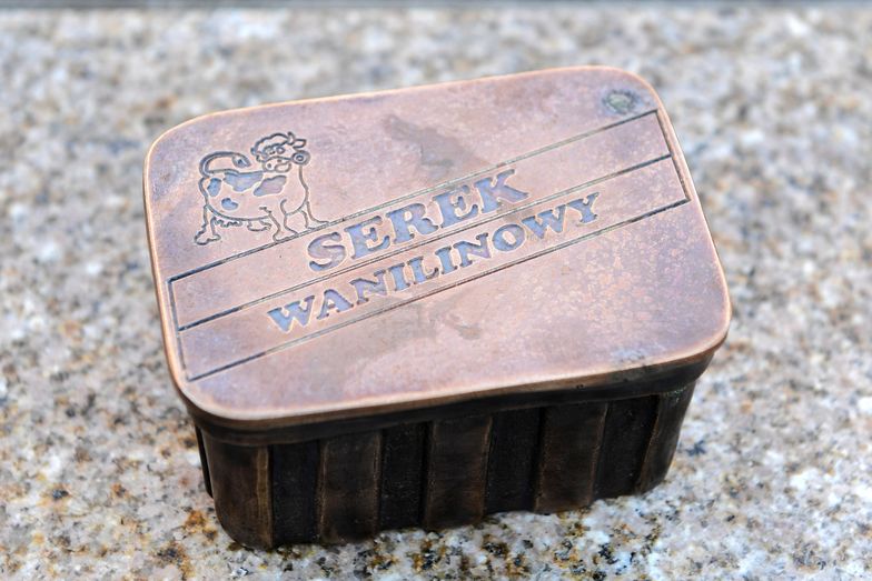 Taki oto pomnik serka Rolmlecz mozna znaleźć w Radomiu