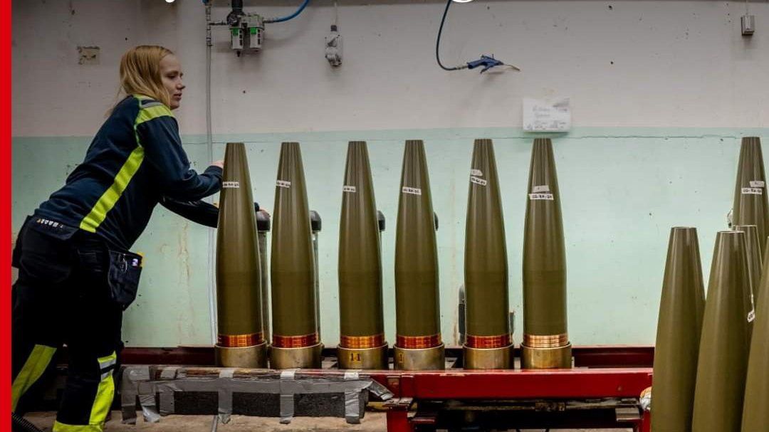 Produkcja pocisków artyleryjskich kal. 155 mm w szwedzkiej fabryce Karlskoga koncernu Nammo. 